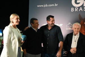 @karolloureiro