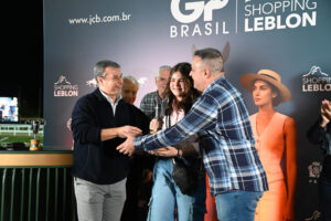 @karolloureiro