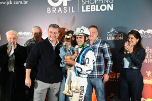 @karolloureiro