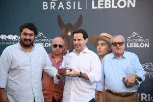 @karolloureiro