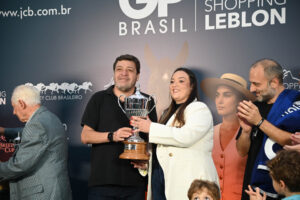 @karolloureiro