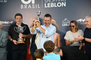 @karolloureiro