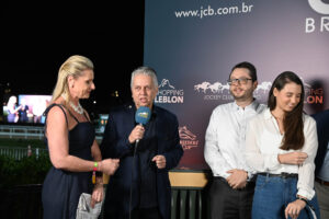@karolloureiro
