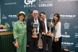@karolloureiro