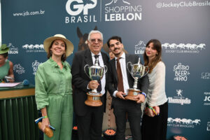 @karolloureiro