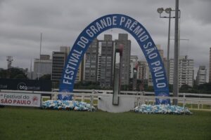 @karolloureiro