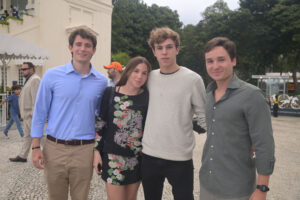 @karolloureiro